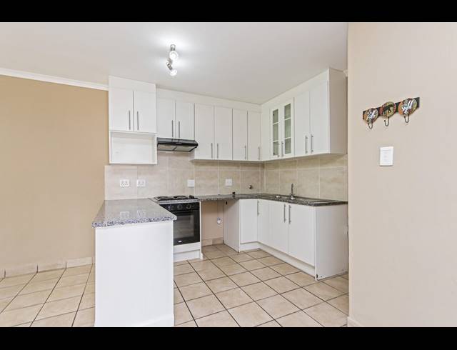 3 BEDROOM APARTMENT TO LET IN FERNDALE